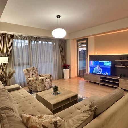 Capitоl Suites Skopje Ngoại thất bức ảnh